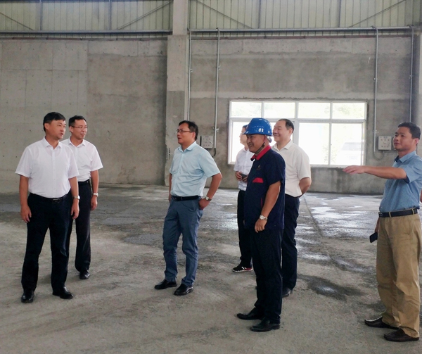 集團(tuán)公司黨委委員、股份公司黨委書(shū)記、總經(jīng)理蔣培進(jìn)到矸石項(xiàng)目部...